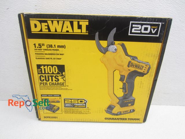 Lot 31-9318 - DeWalt 1.5" 20 V Max Pruner With Battery And Charger - Power On