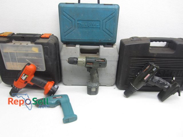Lot 31-7401 - Power Tool Lot: Ryobi Cordless 9.0V Drill/Driver, Makita Cordless Drill, etc. - All Have Cases