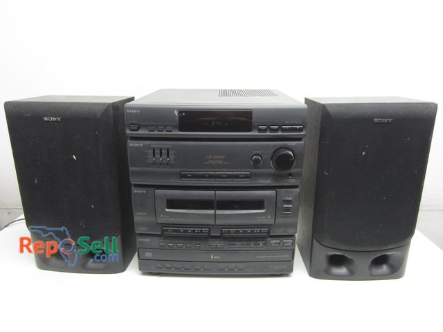 Lot 31-5317 - Sony Stereo System w/(2) Speakers - LBT-G2000 - Powers On