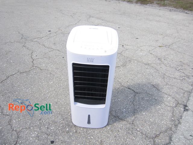 Lot 31-6118 - Easy Home Portable Air Cooler - Power On