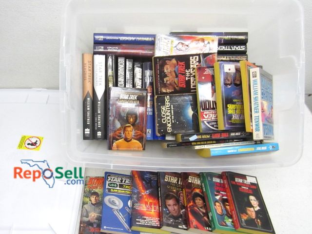 Lot 31-9487 - Lot of Paperback &amp; Hard Cover Star Trek Books with Small Tote