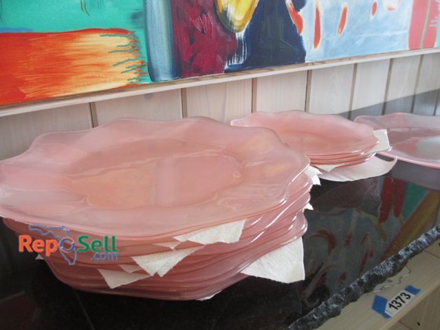 Lot 31-1379 - (16) Glass Dinner Plates - (4) 11" &amp; (12) Large -14.5"