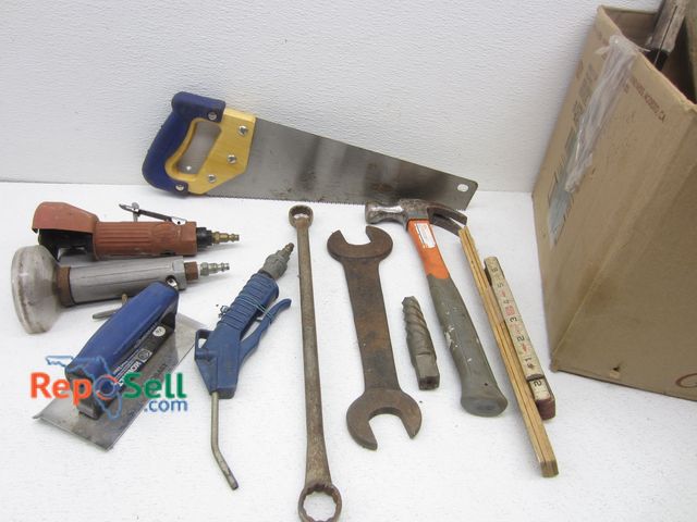 Lot 31-5524 - Tool Lot: (2) Hand Saws, (3) Hammers, Rulers, etc.