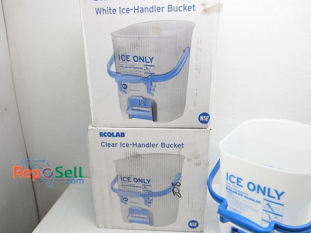 Lot 31-2355 - (2) New 25 lb/6 gal Size Ice Buckets