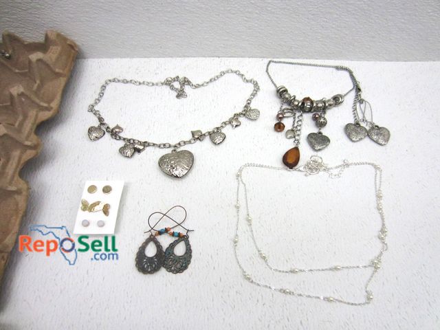 Lot 31-6268 - (100+) Preowned Necklaces &amp; Earrings