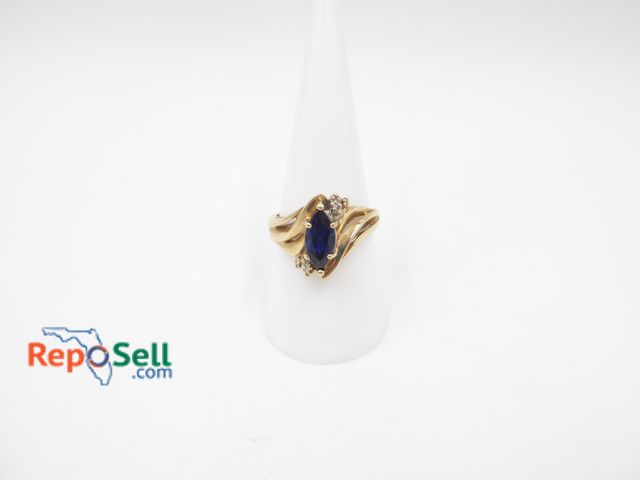 Lot 31-9013 - 10K Yellow Gold Sapphire Ring Size 7.5 - 3.53g total