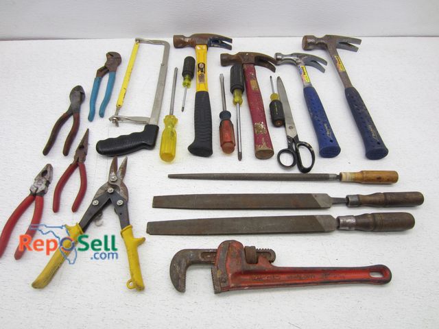 Lot 31-6434 - Bucket Of Tools: Pipe Wrench, Pliers, Hammers etc