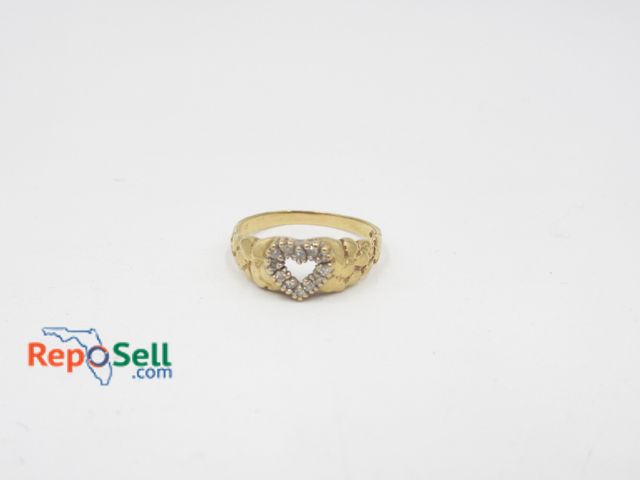 Lot 31-6006 - 10K Yellow Gold Diamond Ring Size 8 - 2.08g total