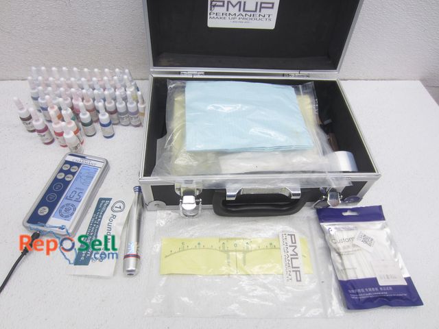 Lot 31-1151 - Makeup Tattoo Gun w/Case, Ink, Controller &amp; Accessories - Powers On