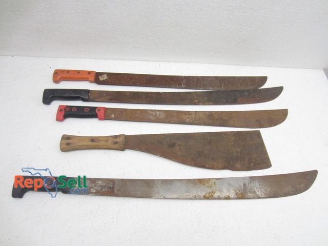 Lot 31-9384 - Lot of (5) machetes, Truper, Corona, etc.