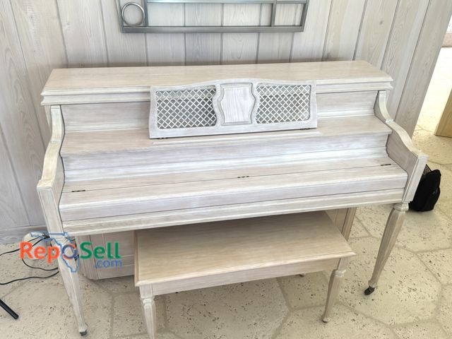 Lot 31-1063 - Sohmer Piano w/Bench - Sold by Kreisel Pianos of Naples, 59x24x41H - Buyer Must Remove/See Pictures ...