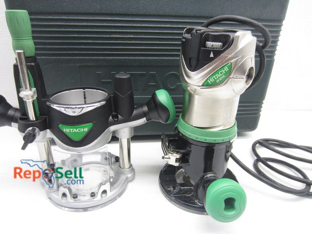 Lot 31-1271 - Hitachi Plunge Base 1/2" Router With Case #M 12VC - Power On