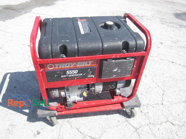 Lot 31-6100 - Troy Bilt 5500 Watt Gas Generator #01919 - Has Compression