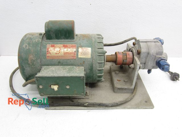 Lot 31-5209 - Dayton Farm Duty Motor (powers on)  with Fuel Transfer Pump