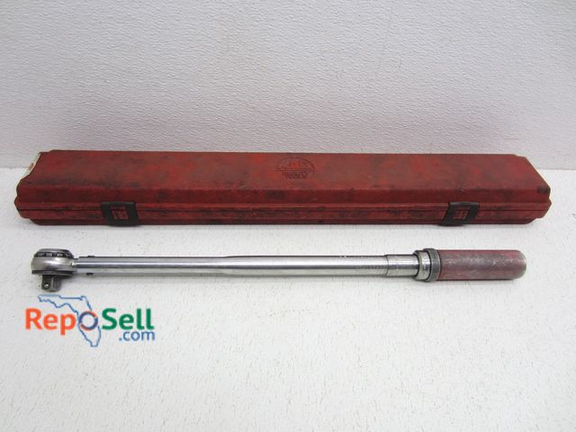 Lot 31-5189 - Mac Tool TWK8250 Torque Wrench and Case
