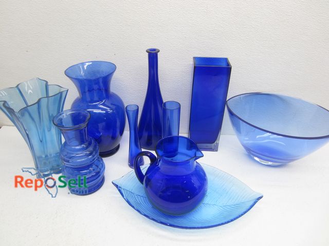 Lot 31-1216 - Lot of (10) Glassware, Vases, Decor, etc