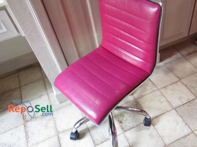 Lot 31-1257 - Adjustable Rolling Desk Chair - Pink &amp; Silver