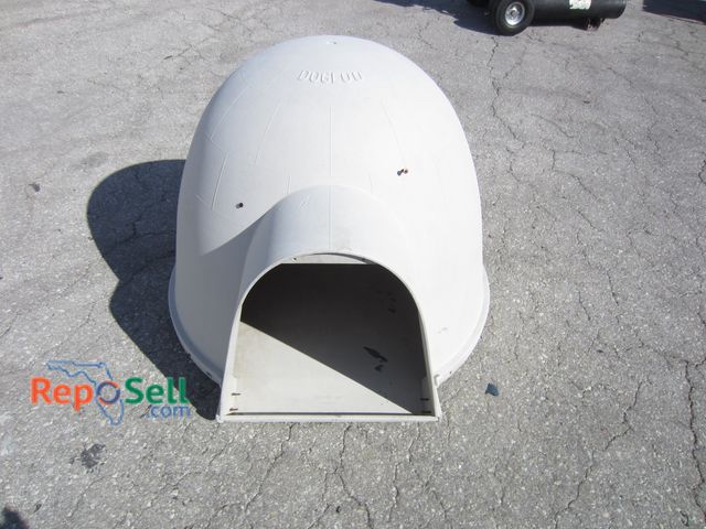 Lot 31-3137 - Plastic Dogloo Igloo Style Dog House