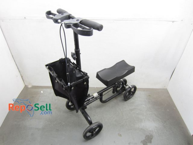 Lot 31-6196 - Knee Scooter