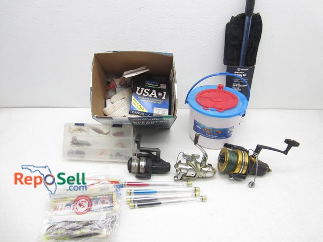 Lot 31-6315 - Fishing Acces: Reels, Lures, Net, Tools etc