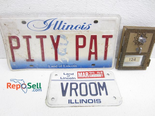 Lot 31-1405 - Vintage Mailbox Cover &amp; (2) License Plates