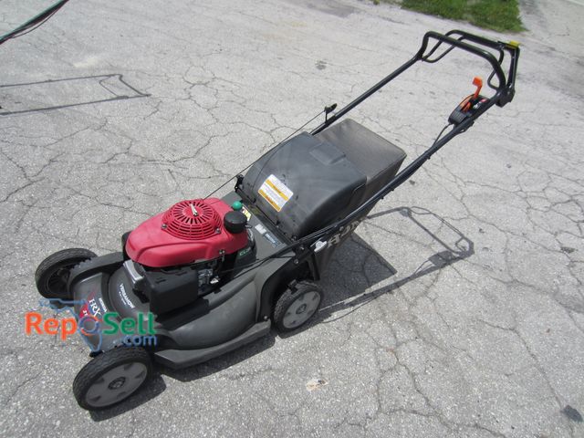 Lot 31-1195 - Honda HRX 217 Mower - Has Compression