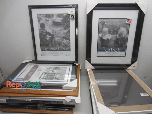 Lot 31-9396 - (18) picture frames, all new old stock
