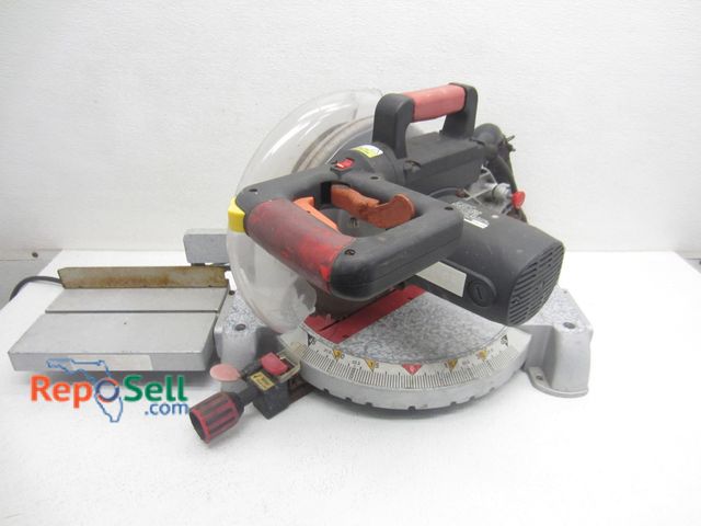 Lot 31-7086 - 10" Compound Miter Saw - Power On