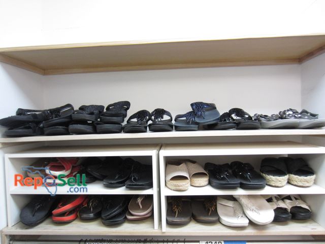 Lot 31-1241 - Approx (21) Pairs of Sandals, Mostly Size 9.5