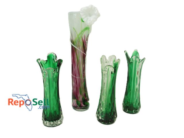 Lot 31-3173 - Sculptures Blown Glass Flower Vase Signed Quebec and (3) Matching Green Glass Vases