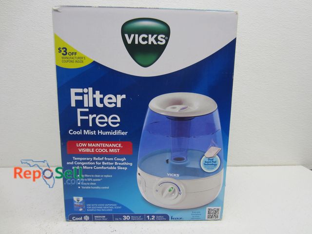 Lot 31-6242 - Vicks Humidifier with Box