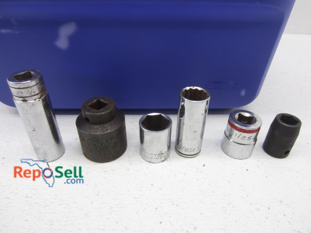 Lot 31-8116 - Lot of Sockets (Various Sizes): Snap-On, Husky, MAC, Duralast, Craftsman, etc. - BRING TOTE