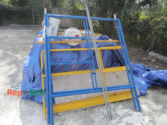 Lot 31-8197 - (12) pcs Scaffolding