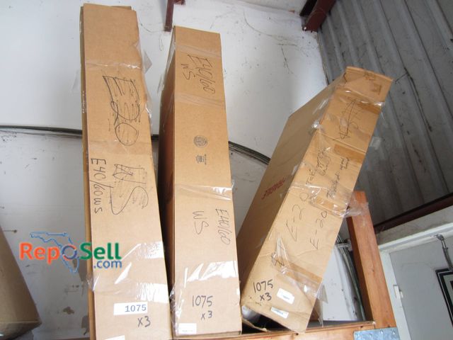Lot 31-1075 - 3 Hole In One Golf Carts Foldable E40/60 And E20 WS Models In Boxes