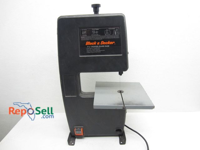 Lot 31-9538 - B&amp;D Band Saw 7.5" - Powers On