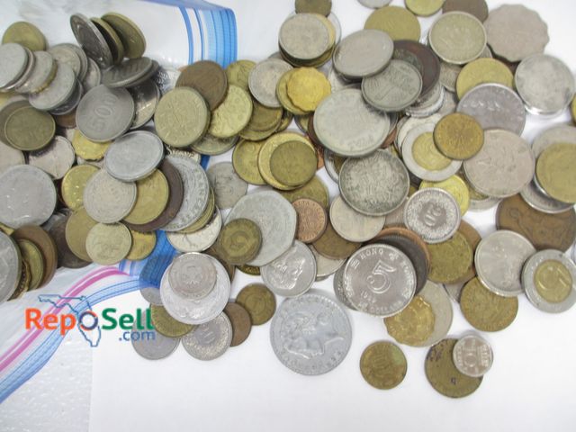 Lot 31-6032 - Foreign Coin Lot - 2.8 lbs