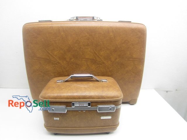 Lot 31-9242 - Large American Tourist Hard Shell Suitcase &amp; Cosmetic Case