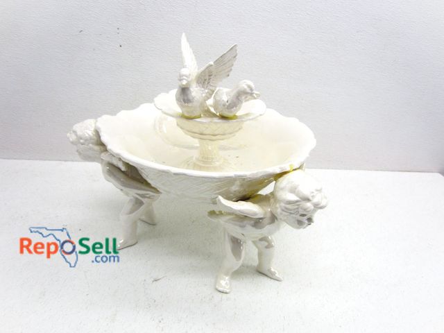 Lot 31-5356 - Ceramic Bird Bath