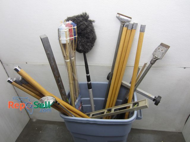 Lot 31-1290 - Scrapers, Magnetic Roller, Level, Island Light, etc.