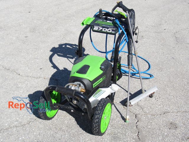 Lot 31-1281 - Greenworks Pro 2700psi Pressure Washer (powers on) with water broom