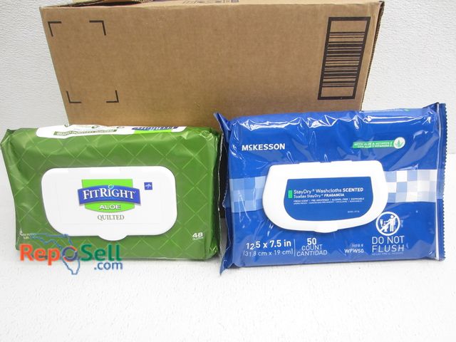 Lot 31-2231 - Case of Fit Right Wipes