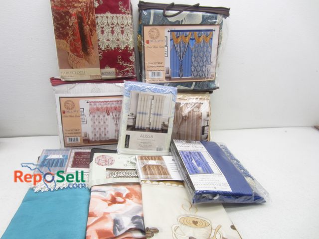 Lot 31-7139 - (32) Home Decor Items: Various Colors/Styles - Curtain Sets, Shower Curtains, etc. - All Appear New