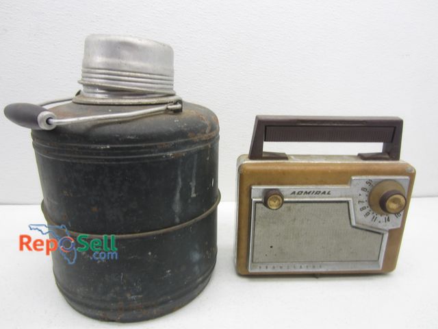 Lot 31-2076 - Aladdin Thermalware Jug 1gal &amp; Vintage Transistor Radio