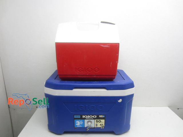 Lot 31-7062 - (2) Igloo Coolers: 1-50qt, 25x15x14"