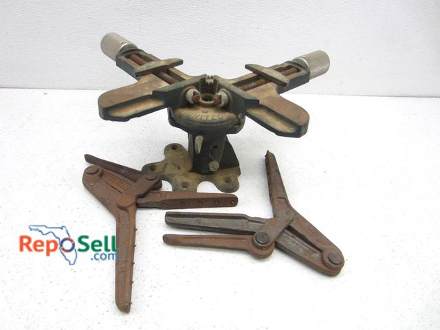 Lot 31-2267 - Vintage Picture Frame Corner Vise