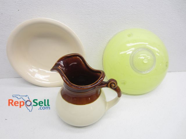 Lot 31-3211 - McCoy USA #7515 Pitcher &amp; Wash Basin and Vintage Lamp Shade