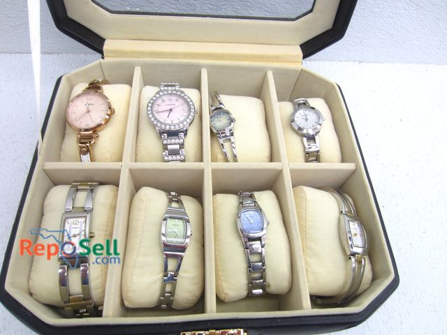 Lot 31-7303 - (8) Fossil Watches In Display Case With Key 9"x8"x3"