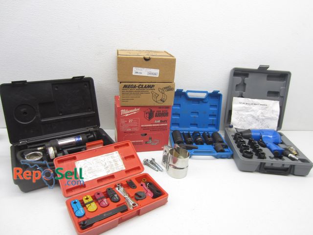 Lot 31-8560 - Tool Lot: 1/2"Drive, O2 Sensor Sockets, (2) Mega Clamps, Ear Plugs, etc.
