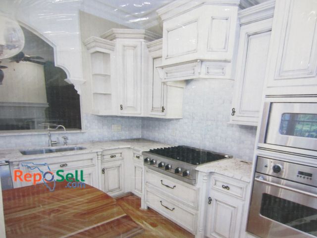 Lot 31-9286 - (9) 10"x12" Venatino polished marble brick mosaics; 7.47 sq. ft. total #291377 Mod 20-599