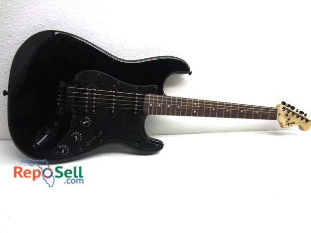 Lot 31-5270 - Fender Squier Stratocaster 6 String Guitar